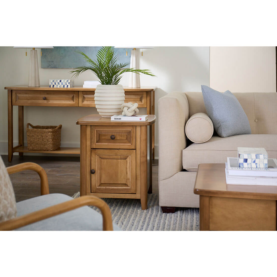 Archbold Furniture Amish Essentials Carson Enclosed End Table Living Room Collection